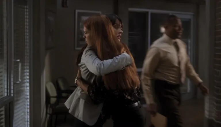 Момент из 23 серии 3 сезона